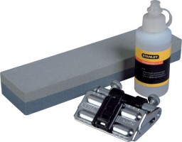Stanley Tools Oilstone 200mm Oil & Honing Guide £21.79